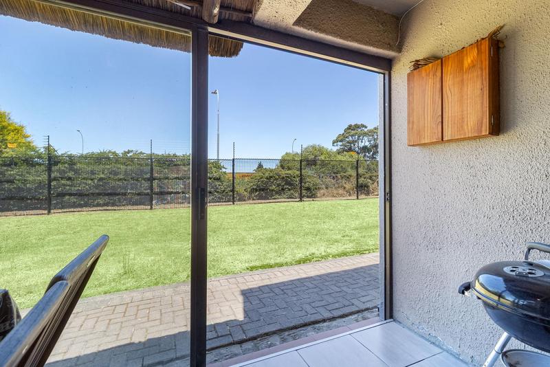 To Let 1 Bedroom Property for Rent in Loevenstein Western Cape